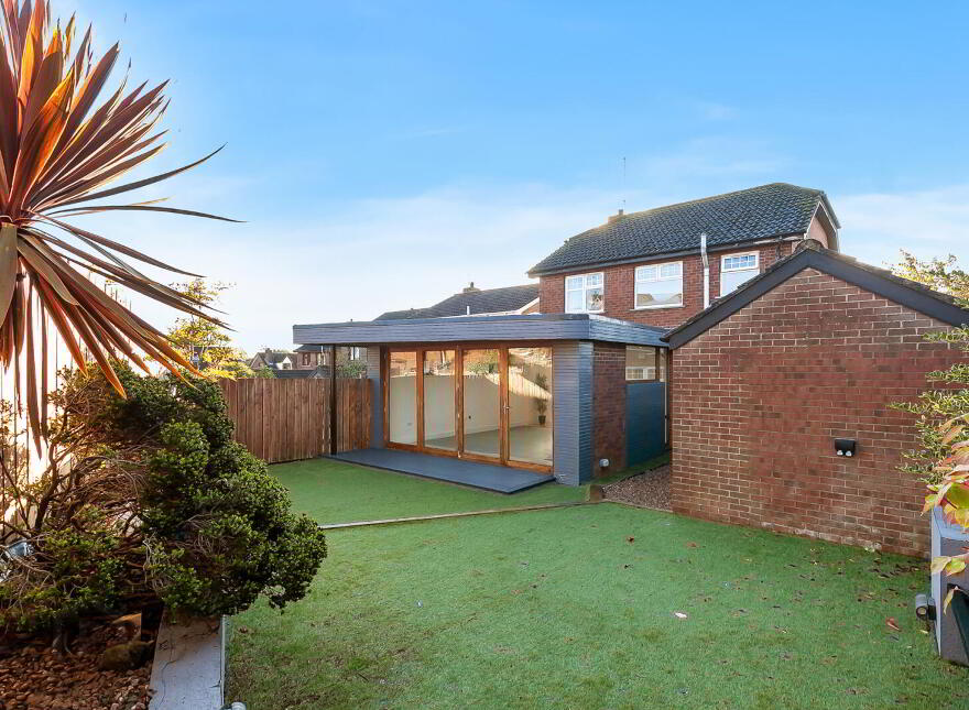 62 Mayfields, Lisburn, BT28 3RP