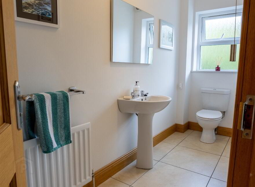 28 Ardkeeragh Road, Newry, BT34 1NW