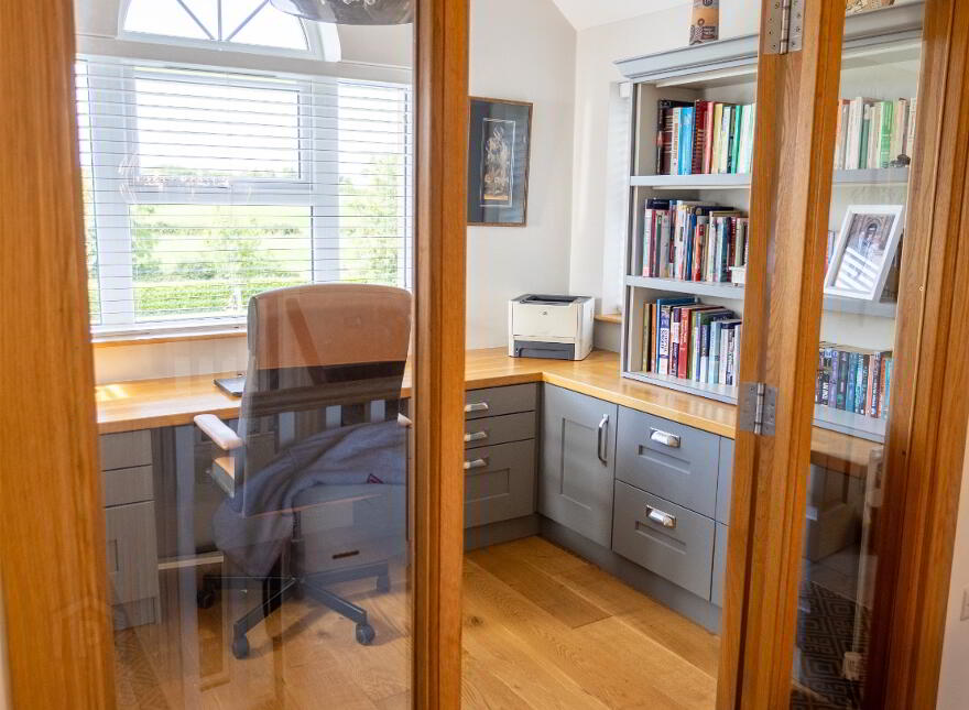 28 Ardkeeragh Road, Newry, BT34 1NW