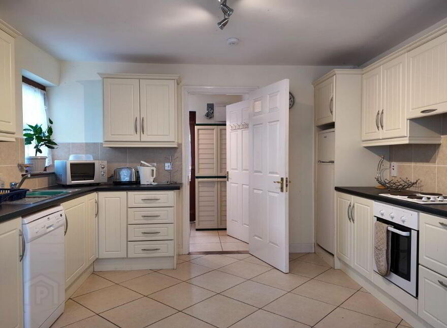 4 Port Alainn, Knockvicar, F52DX31
