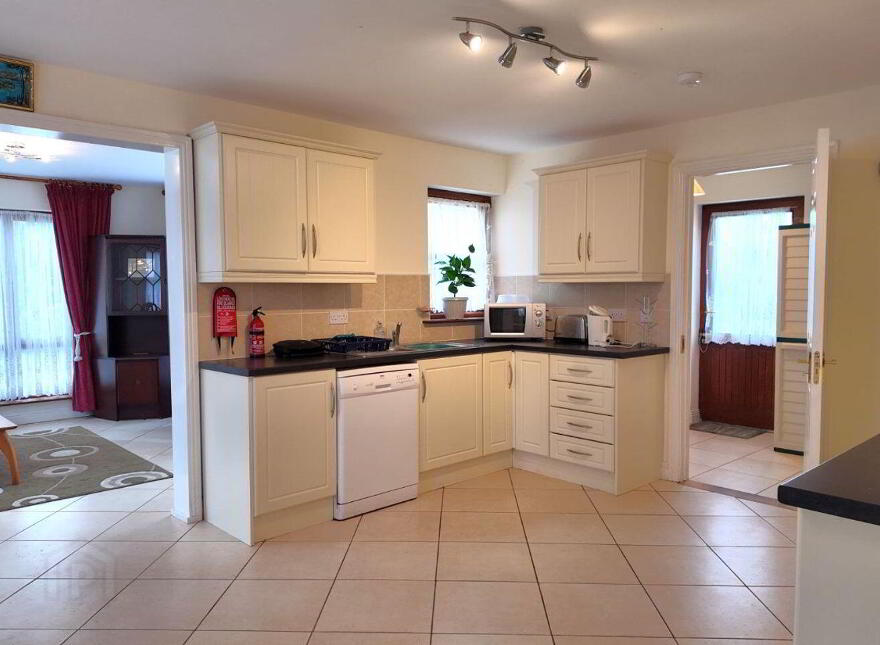 4 Port Alainn, Knockvicar, F52DX31