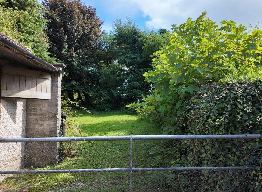 Ballylugnagon, Boyle, F52NW56