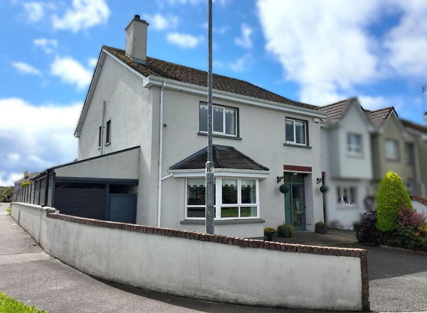16 Warren Grove, Boyle, F52PH68
