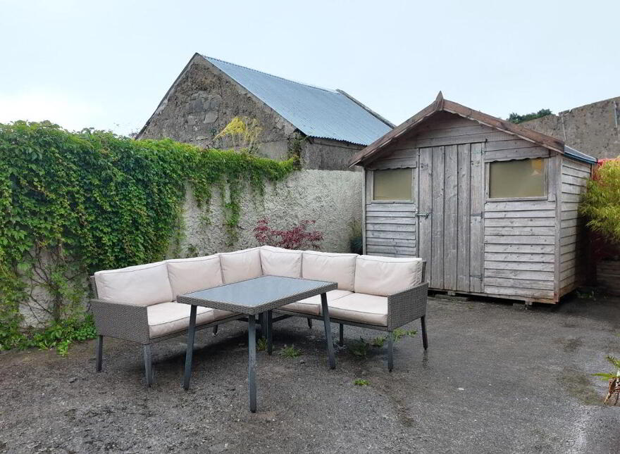Moores Cottage, The Demesne, Frenchpark, F45HH27