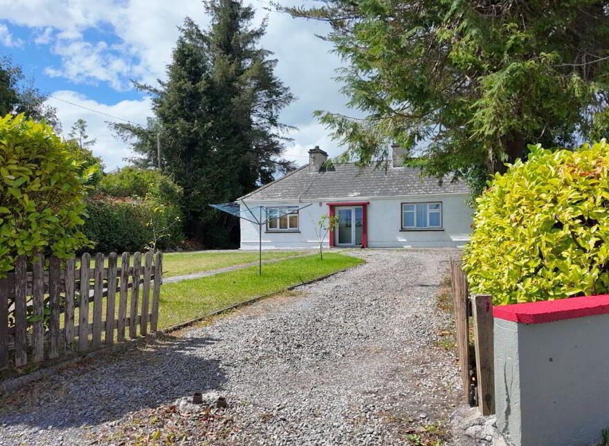Moores Cottage, The Demesne, Frenchpark, F45HH27