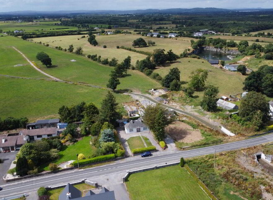 Moores Cottage, The Demesne, Frenchpark, F45HH27