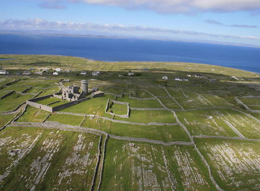 Old Lighthouse, Inis Mór, Aran Islands