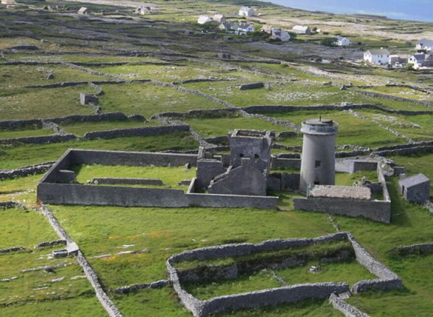 Old Lighthouse, Inis Mór, Aran Islands