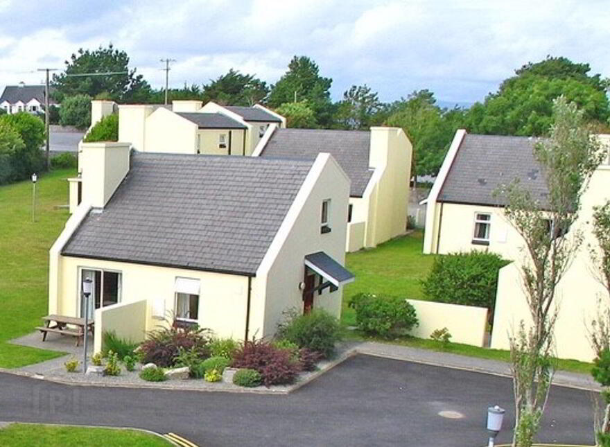 Carraroe Holiday Cottages, Carraroe