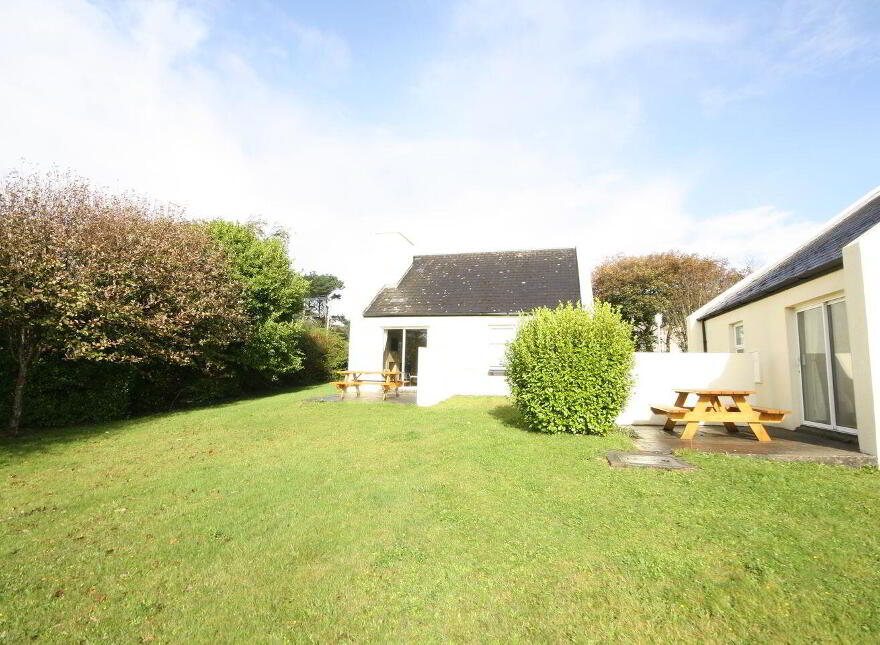 Carraroe Holiday Cottages, Carraroe