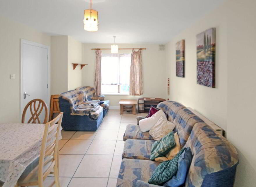 Town House, 1 Bridgewater Court, Galway City Centre, H91W825