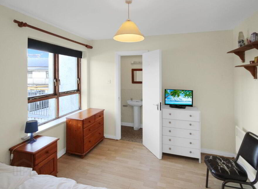 Town House, 1 Bridgewater Court, Galway City Centre, H91W825