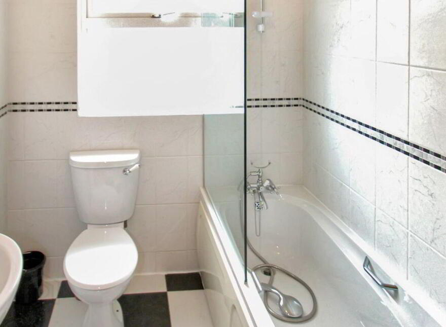 44 Bealach Na Gaoithe, Tuam, H54TN28