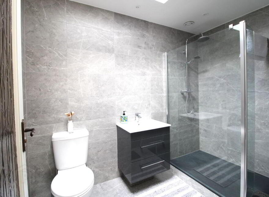 Peakroe, Athenry, H65C578