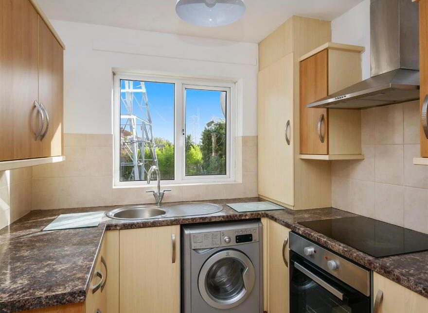 8b Rossdale Gardens, Cairnshill Road, Four Winds, Belfast, BT8 6XG