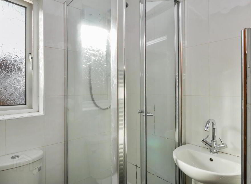 8b Rossdale Gardens, Cairnshill Road, Four Winds, Belfast, BT8 6XG