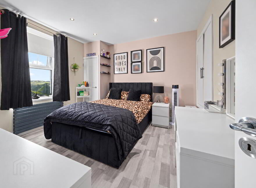 1 Dhu Varren Gardens, Portrush, BT56 8LW