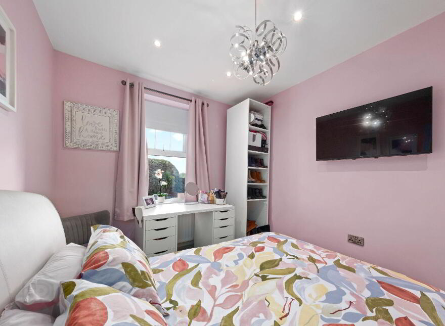 1 Dhu Varren Gardens, Portrush, BT56 8LW