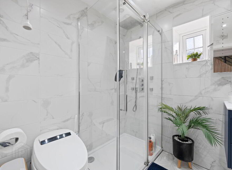 1 Dhu Varren Gardens, Portrush, BT56 8LW