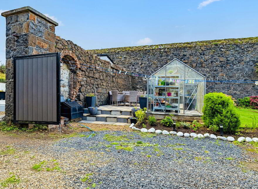 1 Dhu Varren Gardens, Portrush, BT56 8LW