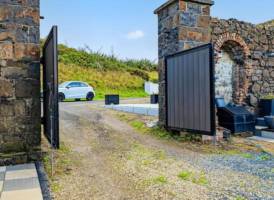 1 Dhu Varren Gardens, Portrush, BT56 8LW