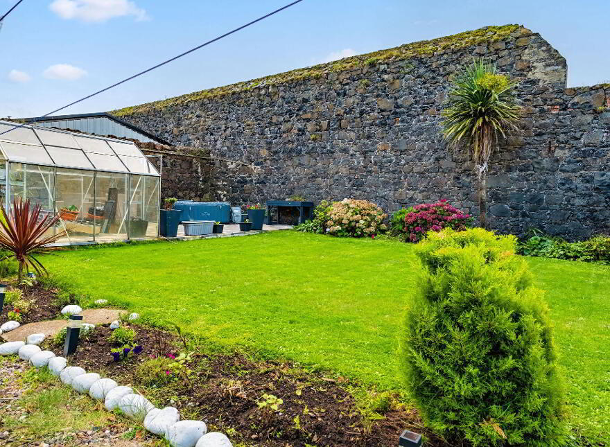 1 Dhu Varren Gardens, Portrush, BT56 8LW