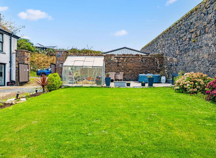 1 Dhu Varren Gardens, Portrush, BT56 8LW