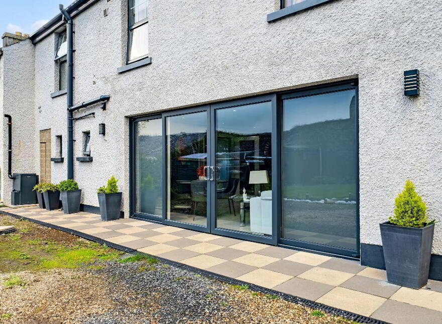 1 Dhu Varren Gardens, Portrush, BT56 8LW