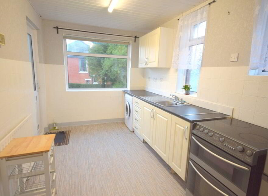 41 Lyndhurst Gardens, Belfast, BT13 3PH