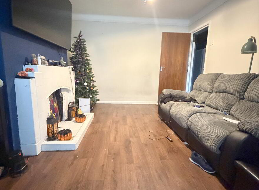 41 Lyndhurst Gardens, Belfast, BT13 3PH