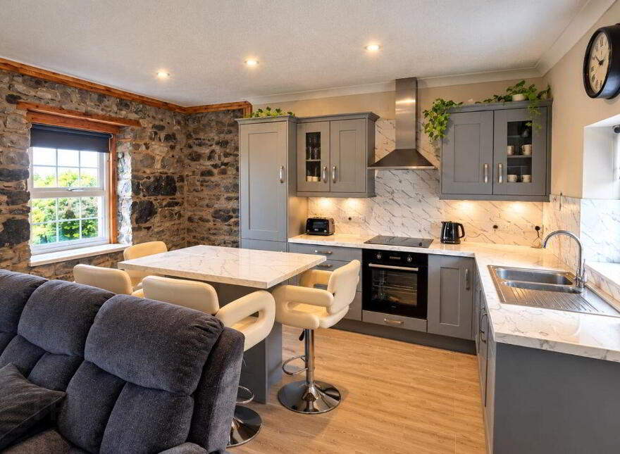 Lakeview House, Brookhill, Claremorris, F12YA62