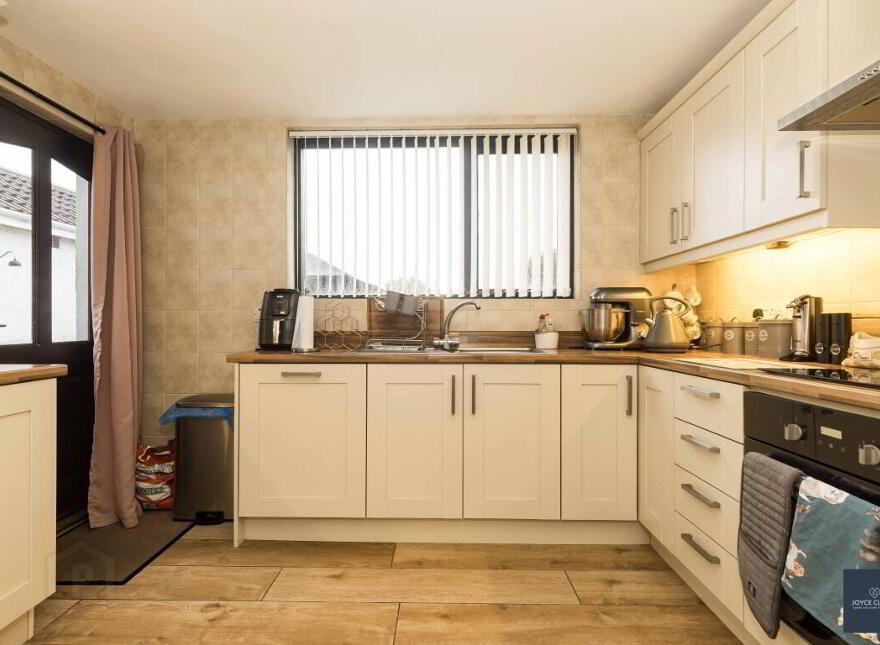 122 Tandragee Road, Portadown, BT62 3BL