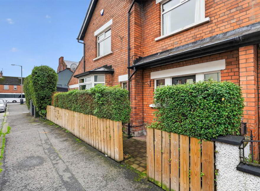 4 Connsbrook Drive, Belfast, BT4 1LU