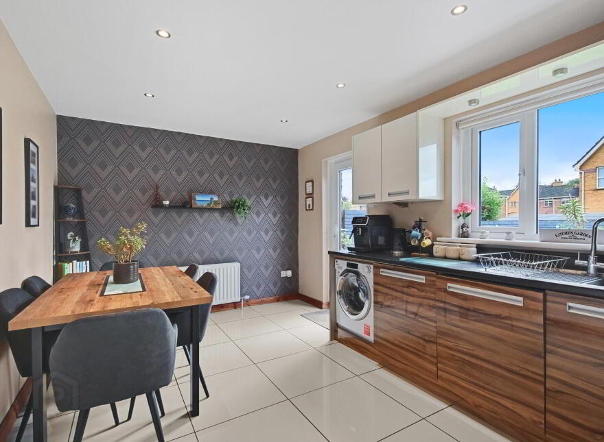 8 Whitethorn Avenue, Newtownards, BT23 8WT