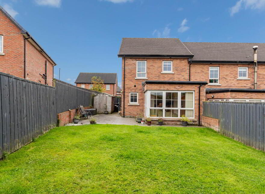 71 Magheralave Meadows, Lisburn, BT28 3NT