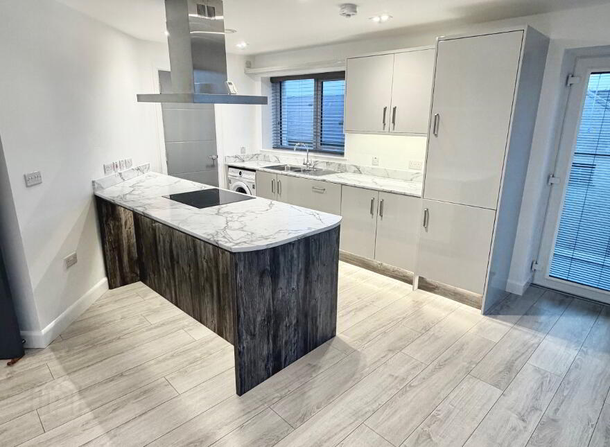 10 Dunluce View, Dunluce Avenue, Portrush, BT56 8DW