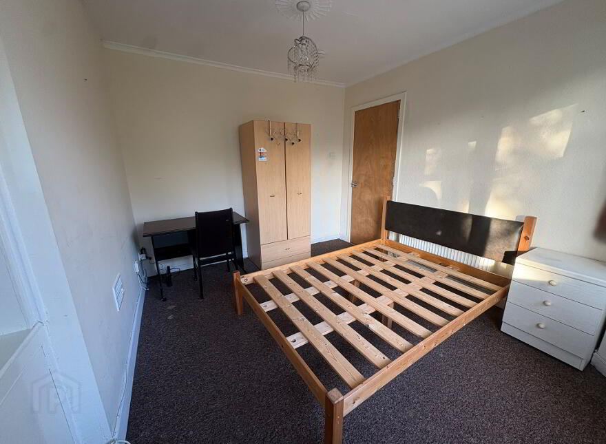 Room 1,157 Ulsterville Avenue, Belfast, BT9 7AU
