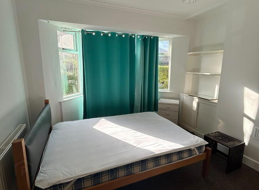 Room 1,157 Ulsterville Avenue, Belfast, BT9 7AU