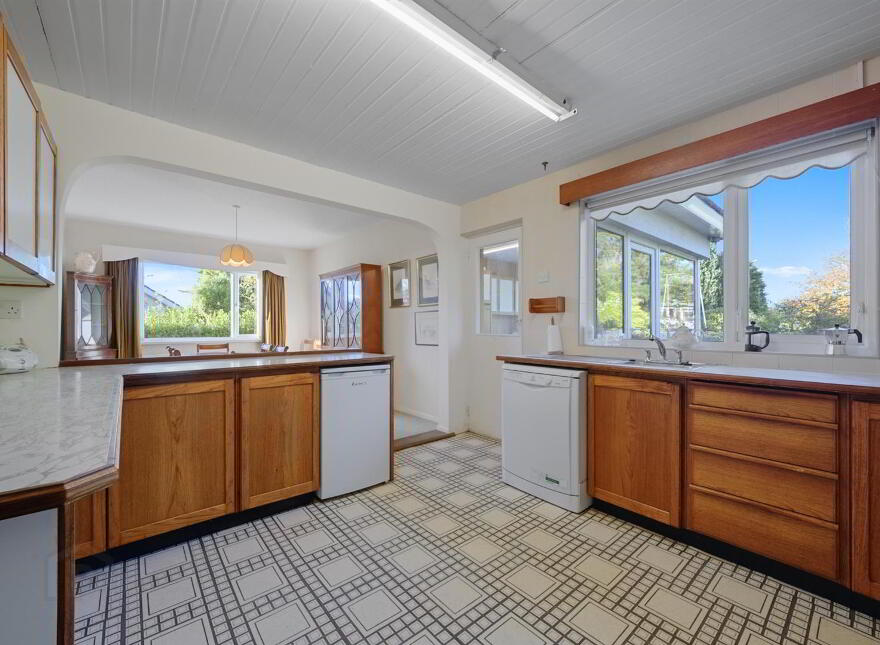Apperley, 5 Dunover Road, Ballywalter, Newtownards, BT22 2LE