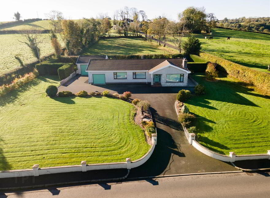 136 Dromore Road, Ballynahinch, BT24 8HX