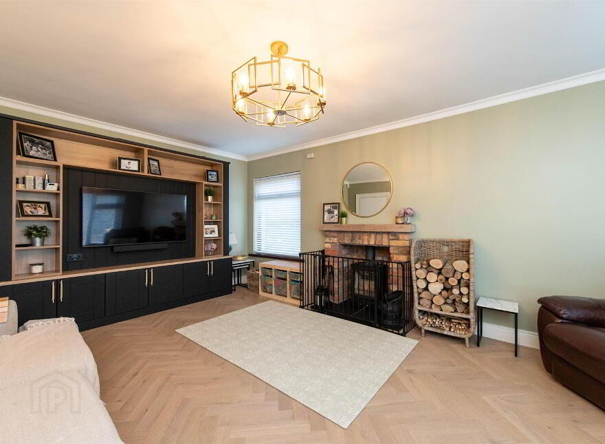 136 Dromore Road, Ballynahinch, BT24 8HX