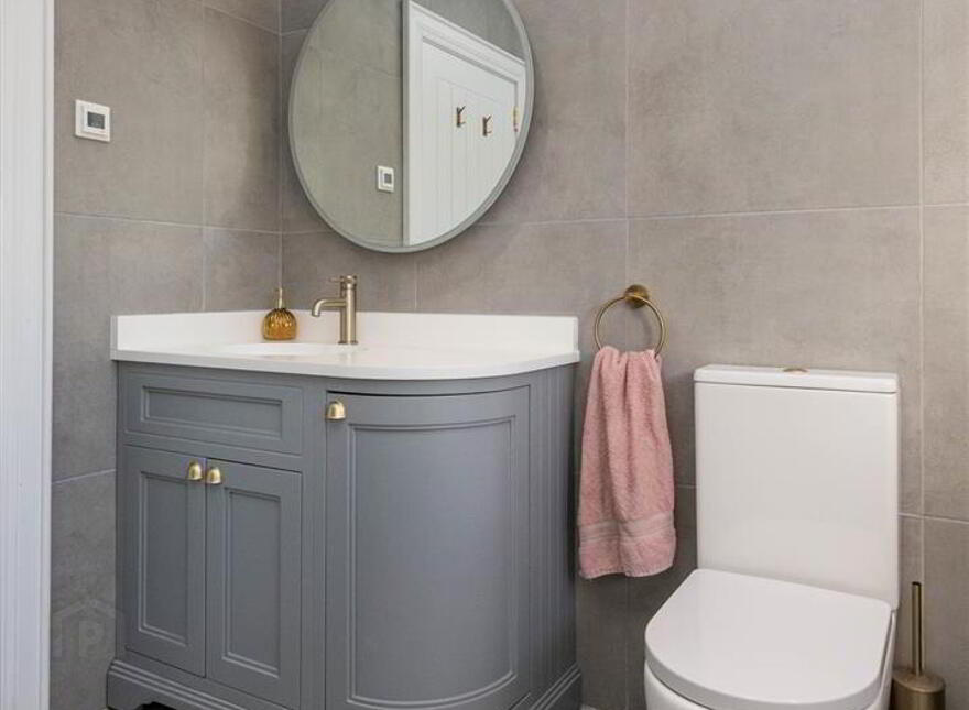 136 Dromore Road, Ballynahinch, BT24 8HX