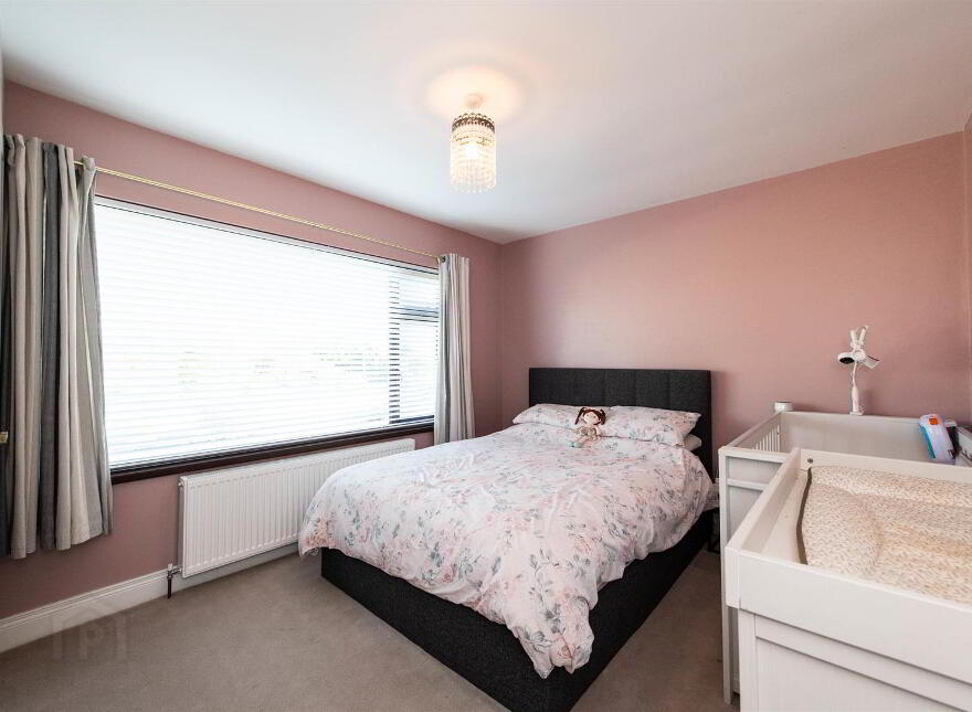 136 Dromore Road, Ballynahinch, BT24 8HX