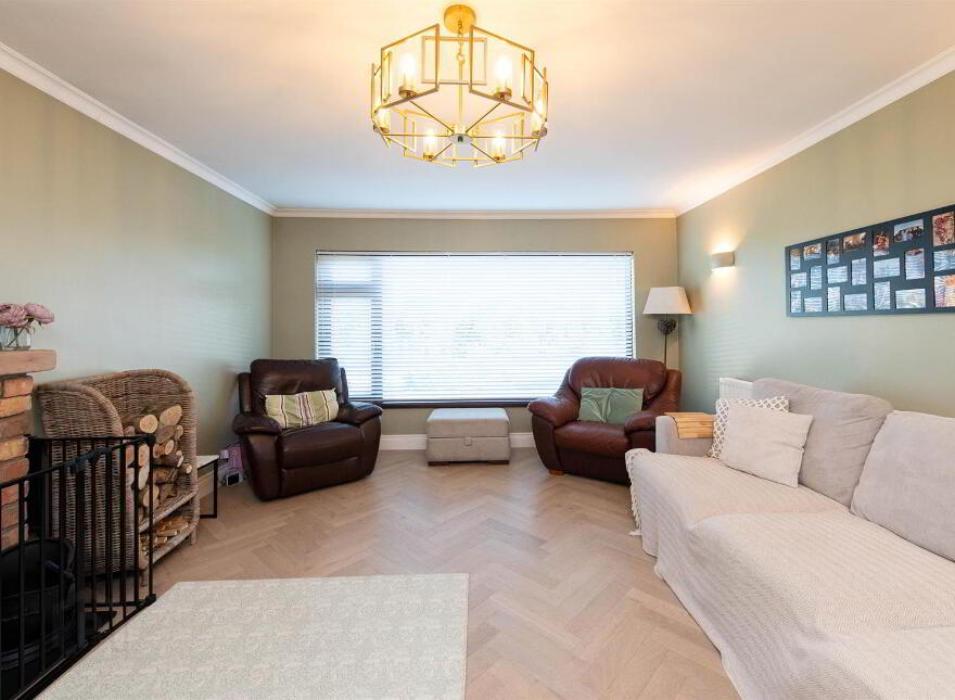 136 Dromore Road, Ballynahinch, BT24 8HX