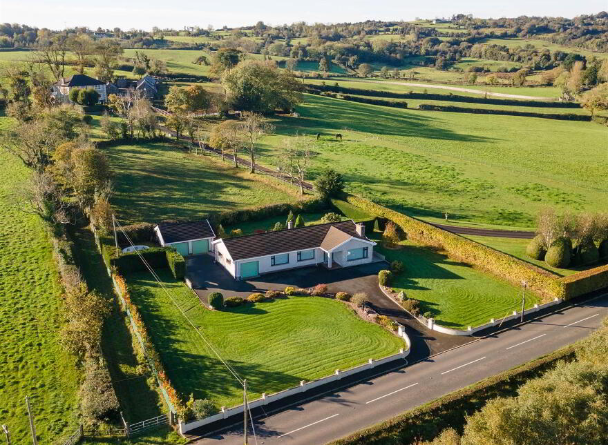 136 Dromore Road, Ballynahinch, BT24 8HX