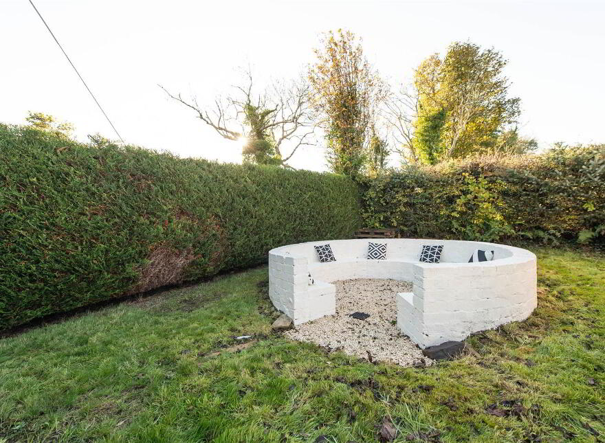 136 Dromore Road, Ballynahinch, BT24 8HX