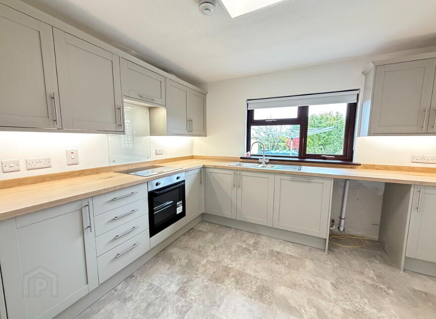 8 Wardlow Crescent, Ballymena, BT42 4HN