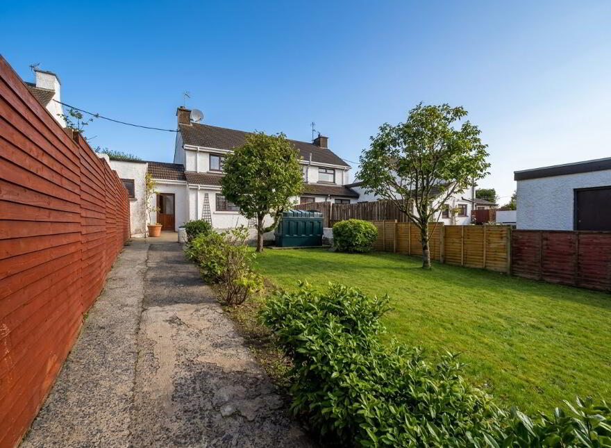 8 Wardlow Crescent, Ballymena, BT42 4HN