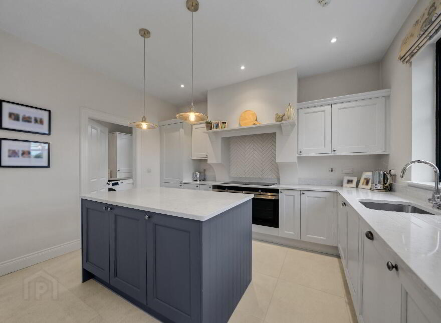 15 Haddo Crescent, Belfast, BT8 8FX