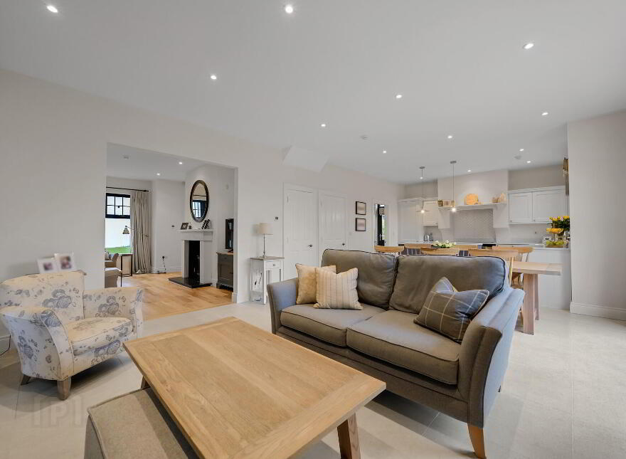15 Haddo Crescent, Belfast, BT8 8FX